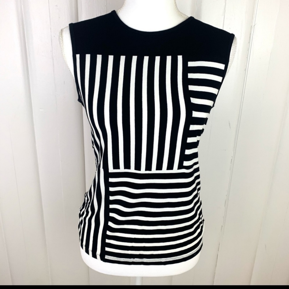 Vince Camuto Black & White Sleeveless Shirt